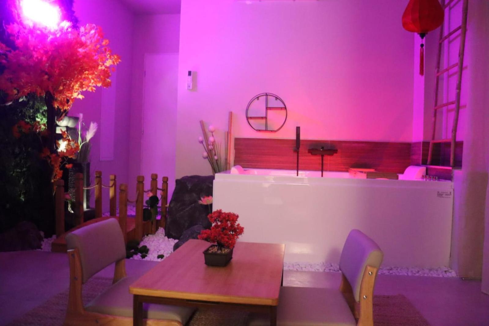 טולון Loveroom Japon Avec Balneotherapie מראה חיצוני תמונה