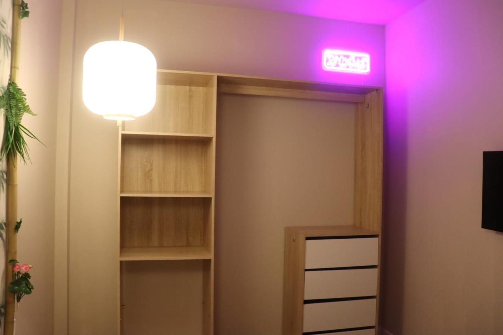 טולון Loveroom Japon Avec Balneotherapie מראה חיצוני תמונה