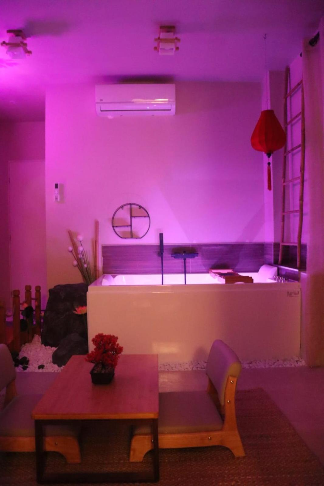 טולון Loveroom Japon Avec Balneotherapie מראה חיצוני תמונה