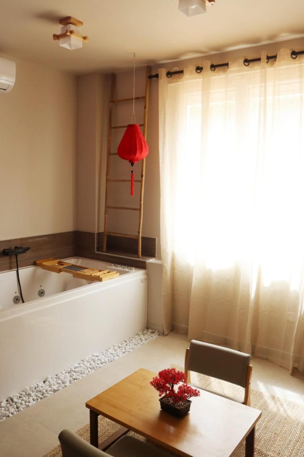 טולון Loveroom Japon Avec Balneotherapie מראה חיצוני תמונה
