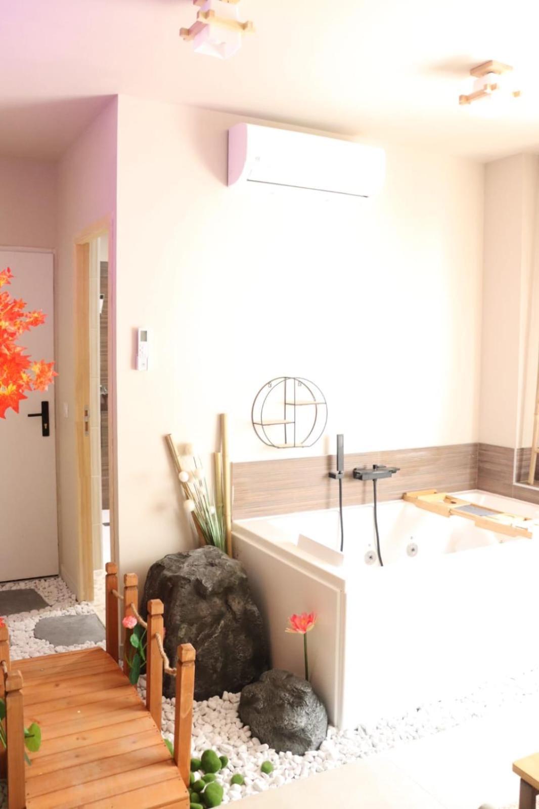 טולון Loveroom Japon Avec Balneotherapie מראה חיצוני תמונה