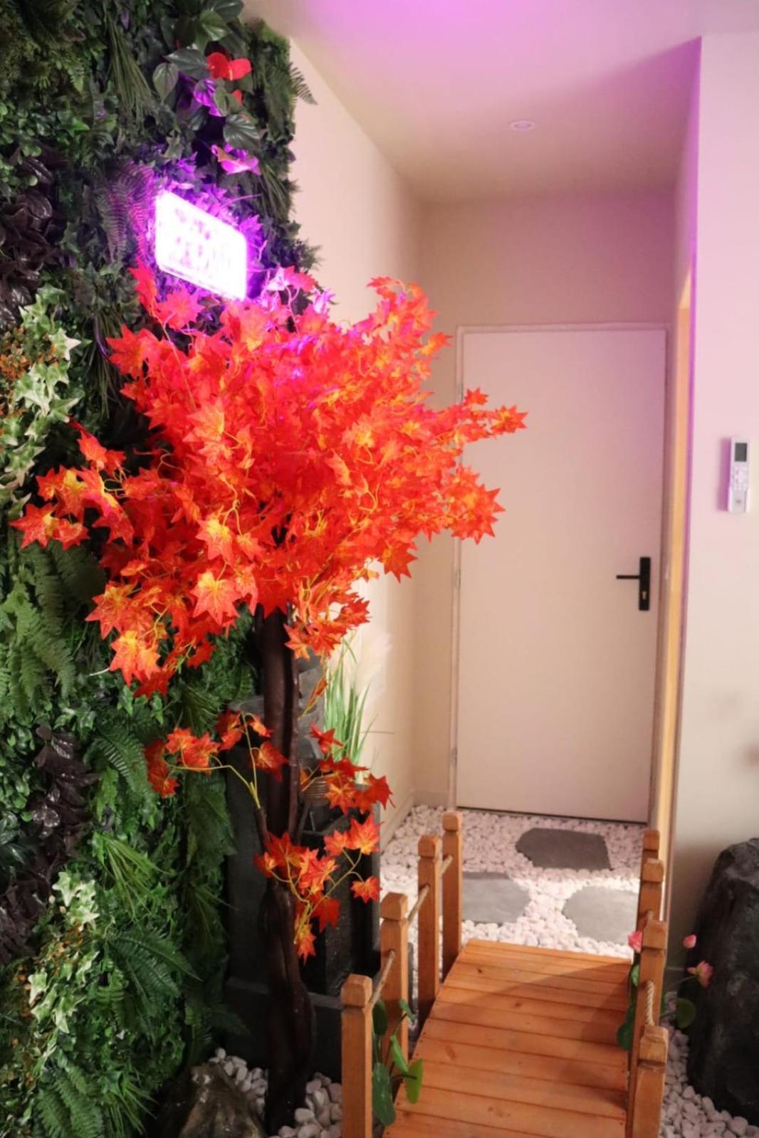 טולון Loveroom Japon Avec Balneotherapie מראה חיצוני תמונה
